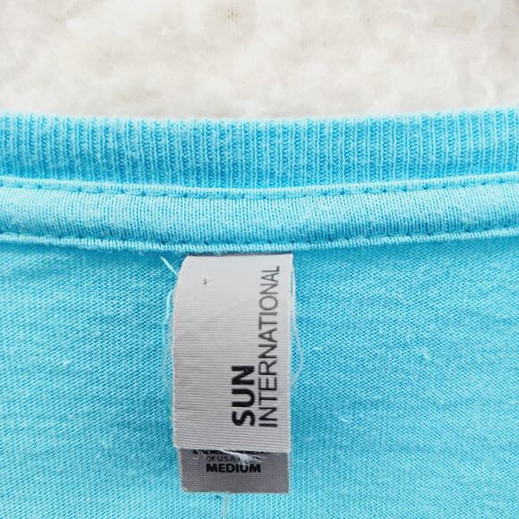 T-Shirt Size M Blue Maui Hawaii Silver Stud Rhinestone Applique Plumeria Travel - Picture 12 of 14